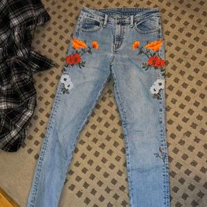 Levi embroidered jeans straight leg